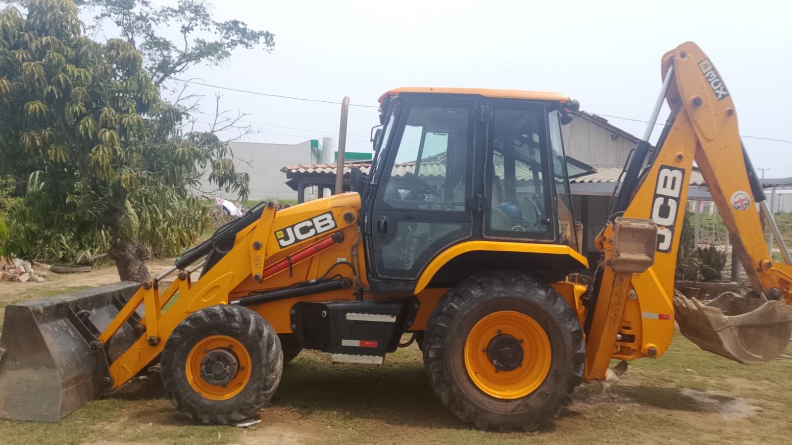 Retroescavadeira JCB para aluguel em Araguaína